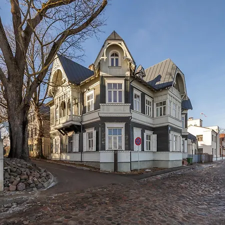 Riverside Flat With A Beautiful View Over Διαμέρισμα