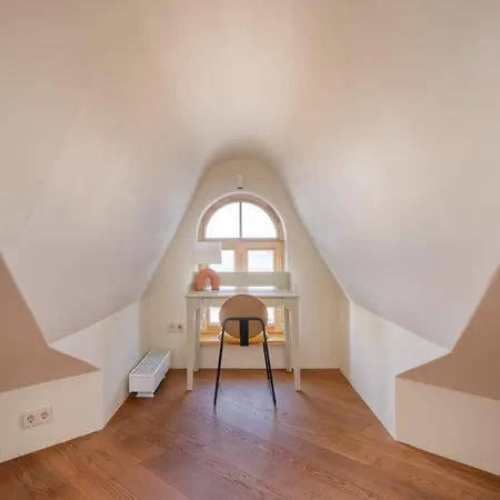 Riverside Flat With A Beautiful View Over リガ