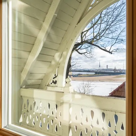 Riverside Flat With A Beautiful View Over アパート リガ