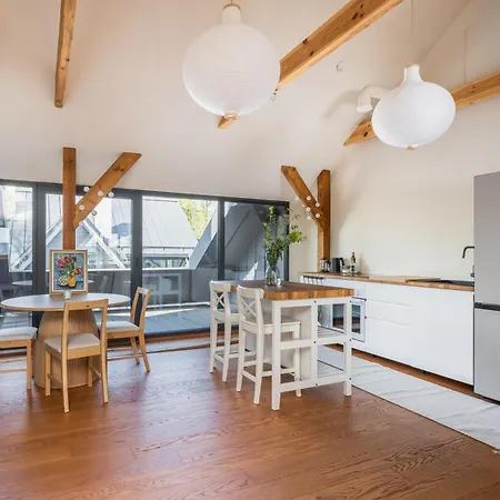 Riverside Flat With A Beautiful View Over *