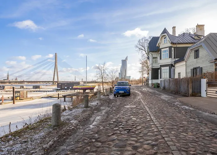 Dzīvoklis Riverside Flat With A Beautiful View Over *