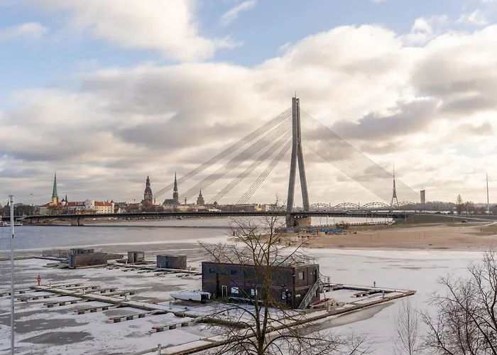Dzīvoklis Riverside Flat With A Beautiful View Over Riga