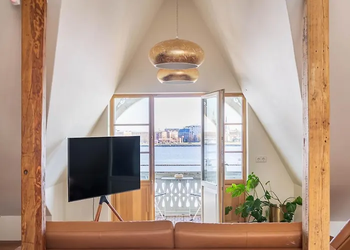 Dzīvoklis Riverside Flat With A Beautiful View Over Riga